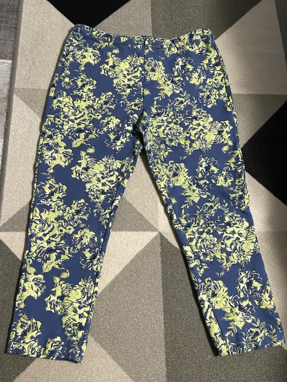 Soft Surroundings Blue/Green Floral Print Stretch Pull-on Cropped Pants Wmn's L